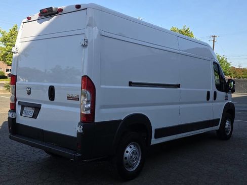 Used 2017 RAM ProMaster 2500 FWD image 2