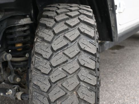 Used 2024 Jeep Gladiator Willys image 32