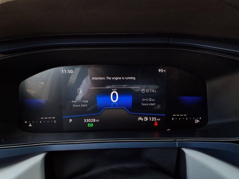 Certified 2024 Volkswagen Taos SE w/ Panoramic Sunroof Package image 15