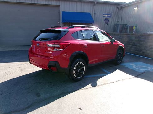 Used 2021 Subaru Crosstrek 2.0i image 5