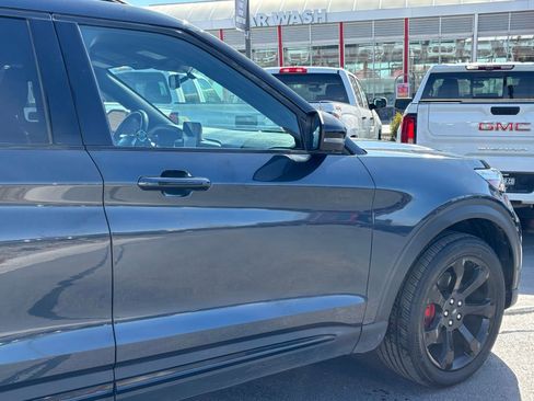 Used 2022 Ford Explorer ST w/ ST Street Pack image 4