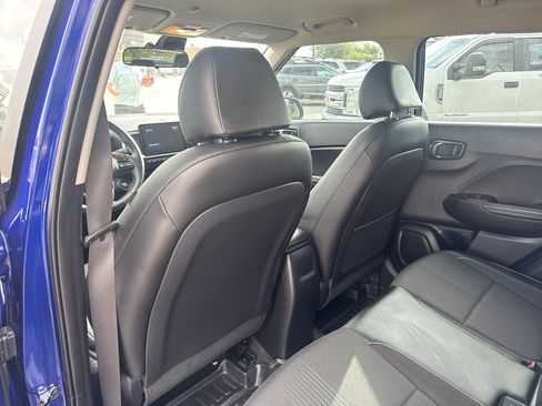 Used 2022 Hyundai Venue Limited w/ Cargo Package FWD image 26