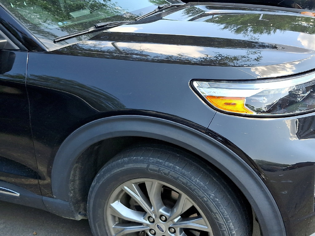 Used 2020 Ford Explorer XLT w/ Equipment Group 202A AWD/4WD image 10