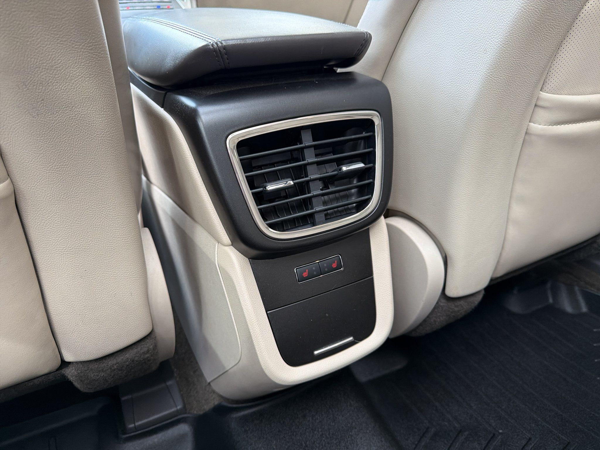 Used 2016 Lincoln MKX Reserve w/ Technology Package AWD/4WD image 16