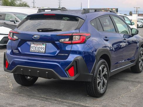 Used 2025 Subaru Crosstrek 2.5i Premium AWD/4WD image 9