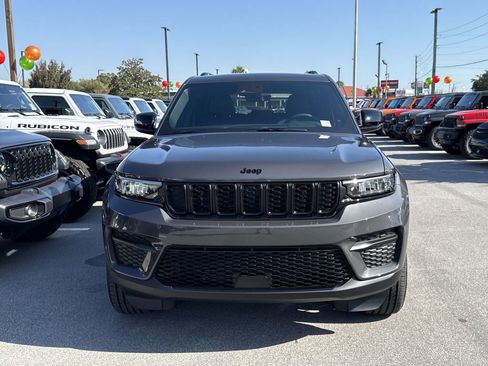 New 2025 Jeep Grand Cherokee Altitude AWD/4WD image 10