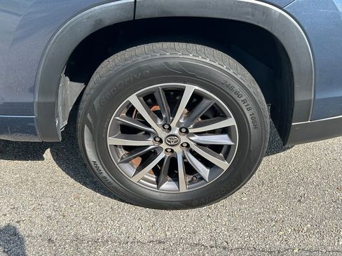 Used 2018 Toyota Highlander XLE FWD image 9
