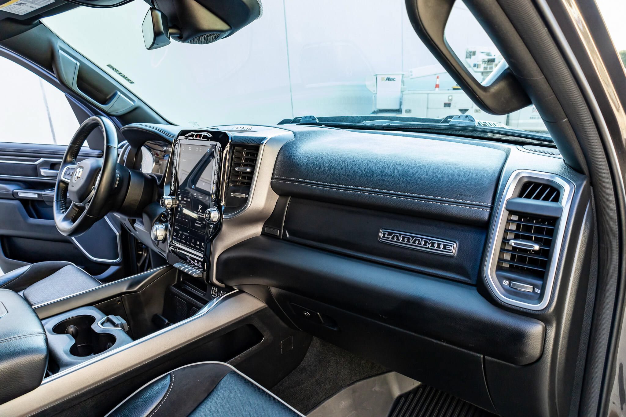 Used 2023 RAM 1500 Laramie AWD/4WD image 18