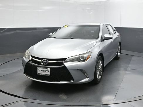 Used 2017 Toyota Camry SE FWD image 22