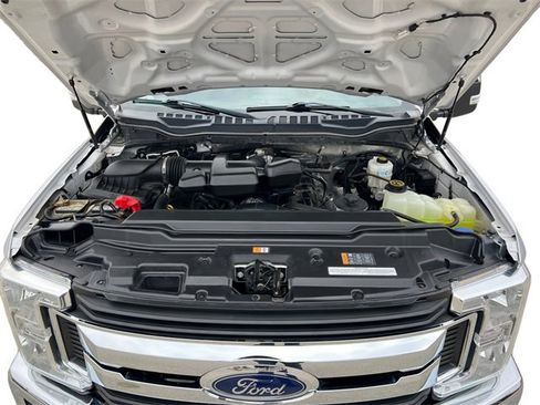 Certified 2019 Ford F250 XLT w/ XLT Premium Package image 16