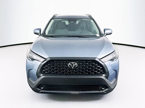 Used 2024 Toyota Corolla Cross LE image 2