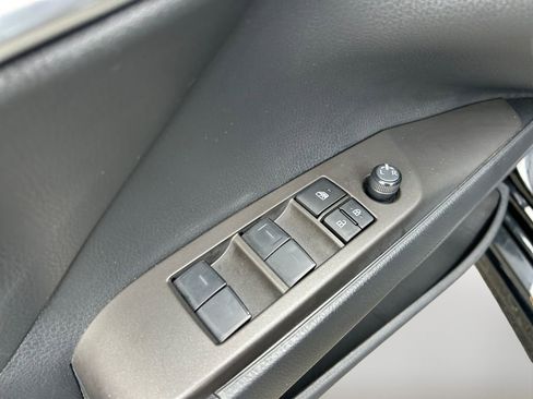 Used 2023 Toyota Camry SE FWD image 21