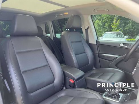 Used 2017 Volkswagen Tiguan Wolfsburg Edition AWD/4WD image 34