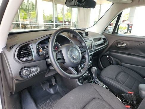 Used 2017 Jeep Renegade Altitude AWD/4WD image 15