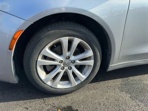 Used 2015 Chrysler 200 Limited w/ Convenience Group image 24