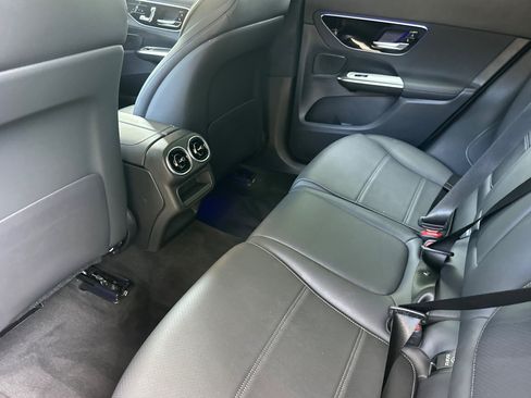 Used 2026 Mercedes-Benz GLC 300 4MATIC image 31