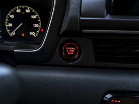 Used 2025 Honda Pilot EX-L image 22