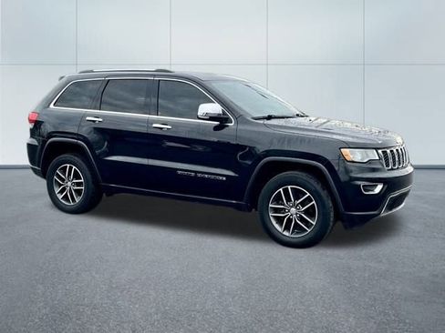 Used 2017 Jeep Grand Cherokee Limited image 18