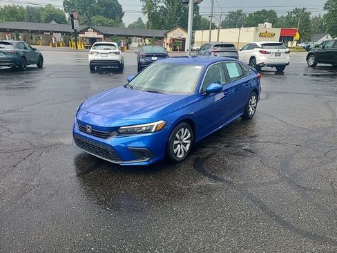Used 2023 Honda Civic LX image 2