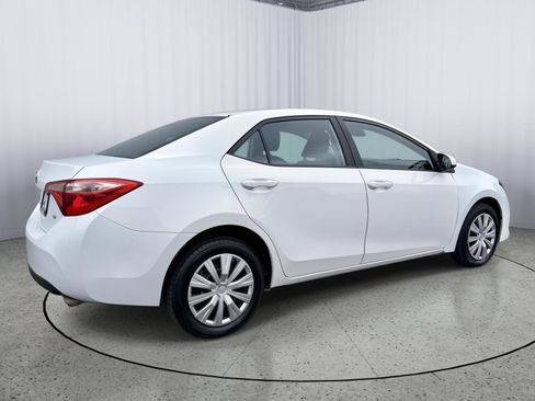Used 2017 Toyota Corolla LE FWD image 6