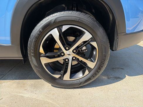 Used 2024 Chevrolet Trax RS w/ Sunroof Package image 8