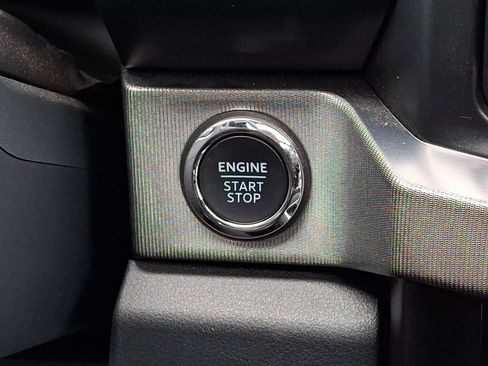 Certified 2025 Ford F450 Platinum w/ FX4 Off-Road Package image 30