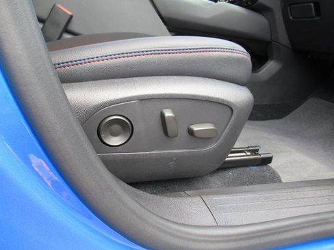 New 2025 Chevrolet Equinox EV RS image 13