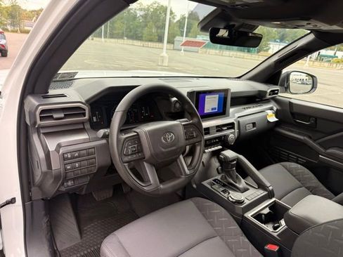 New 2025 Toyota Tacoma SR5 image 12