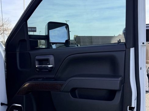 Used 2016 GMC Sierra 2500 SLT w/ Duramax Plus Package image 33