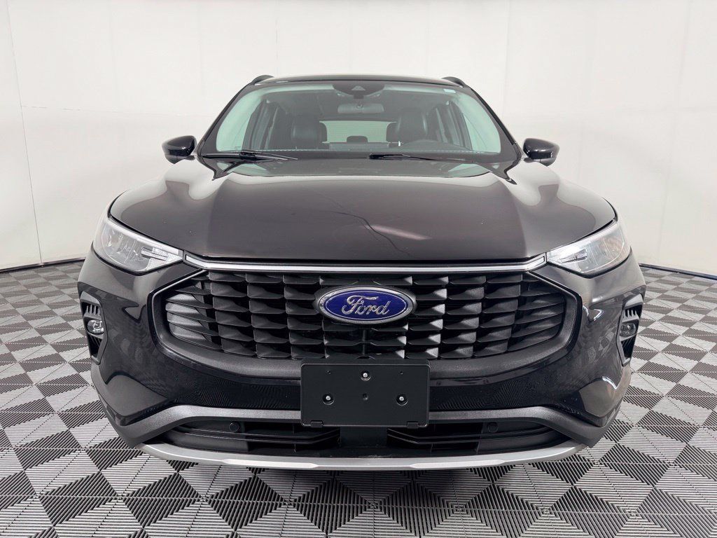 Used 2025 Ford Escape SE FWD image 12