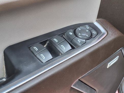 Used 2022 GMC Sierra 1500 SLT image 11