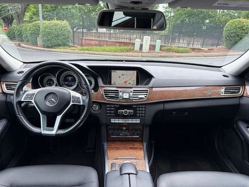 Used 2014 Mercedes-Benz E 350 Sedan image 16