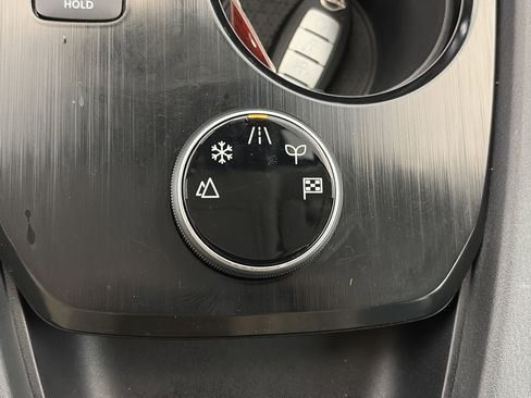 Used 2022 Nissan Rogue SV image 23