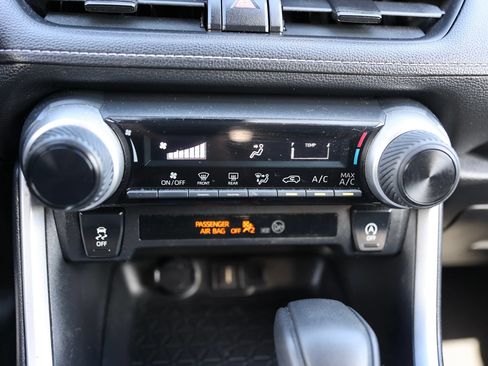 Used 2021 Toyota RAV4 LE AWD/4WD image 25