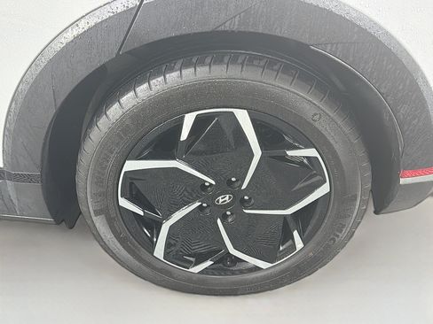 Used 2024 Hyundai Ioniq 5 SEL RWD image 11