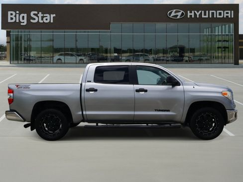 Used 2017 Toyota Tundra SR5 w/ SR5 Upgrade Package RWD image 5