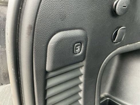 Used 2022 Jeep Grand Cherokee Laredo X image 27