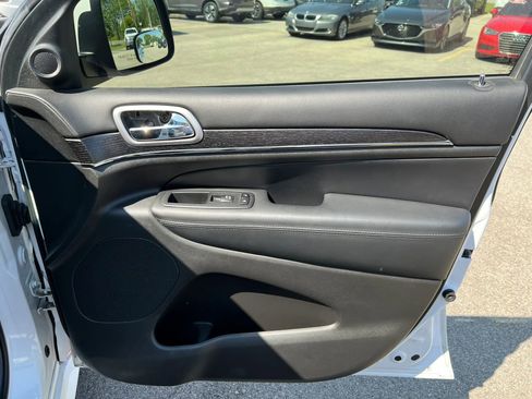 Used 2018 Jeep Grand Cherokee High Altitude AWD/4WD image 26