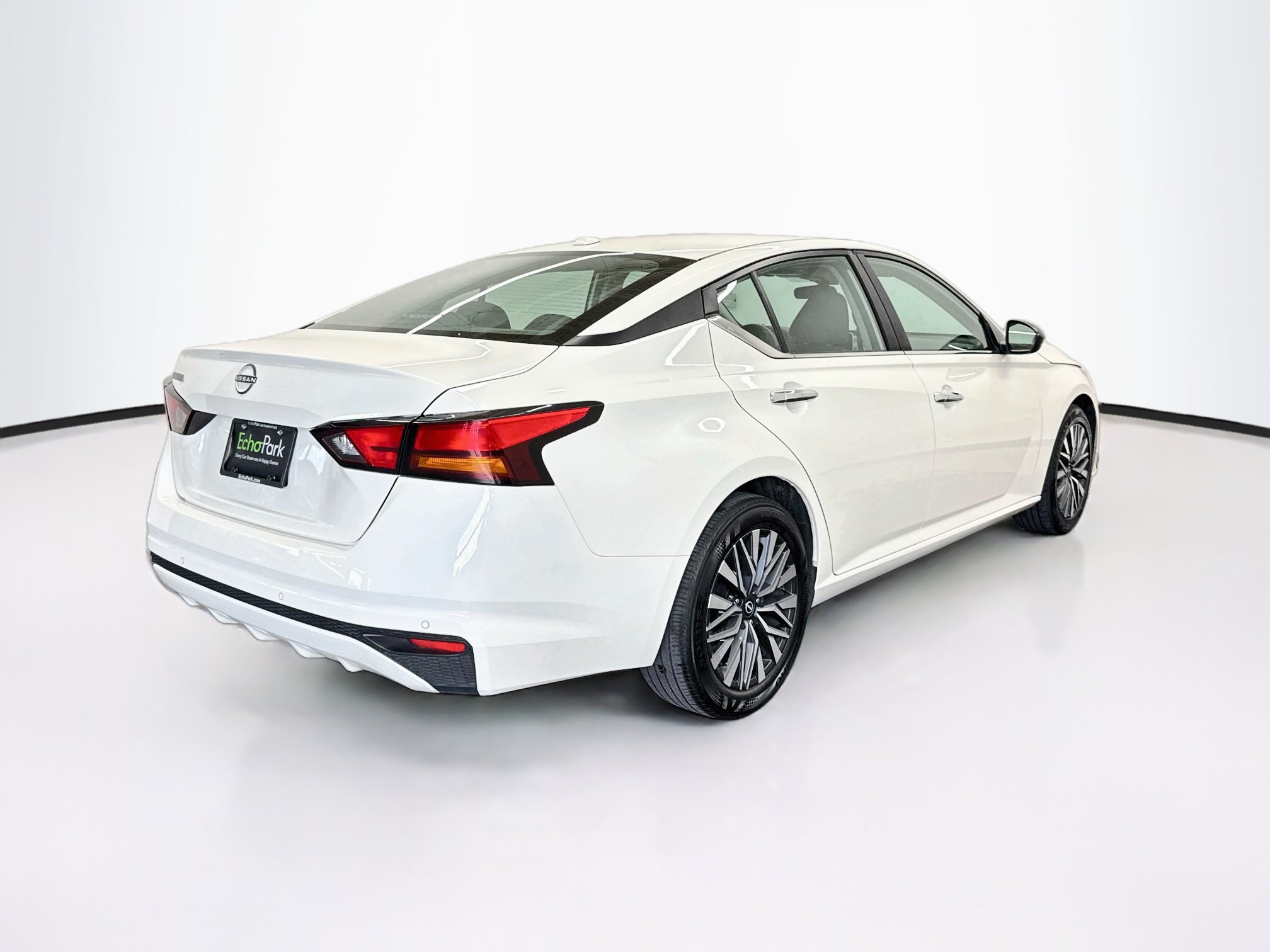 Used 2025 Nissan Altima 2.5 SV FWD image 9