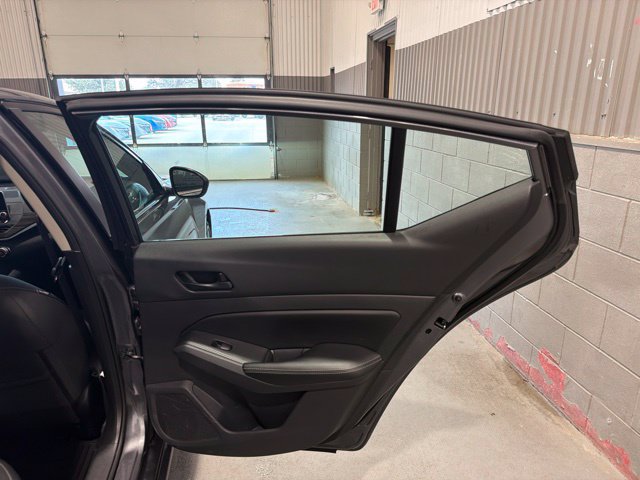 Used 2024 Nissan Altima 2.5 SV FWD image 13