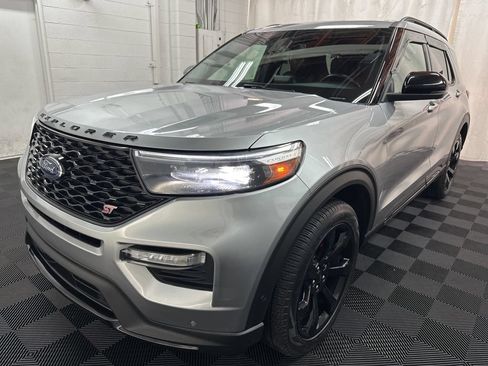 Used 2022 Ford Explorer ST w/ Equipment Group 401A AWD/4WD image 2