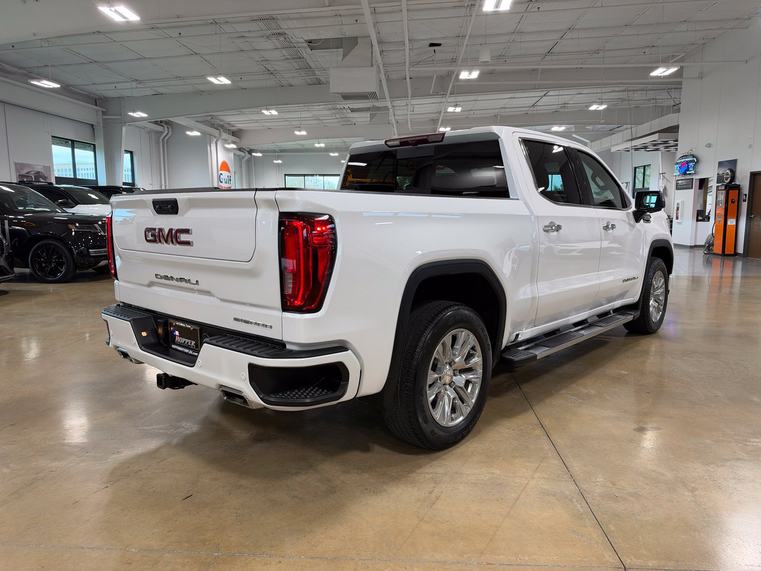 Used 2024 GMC Sierra 1500 Denali AWD/4WD image 7