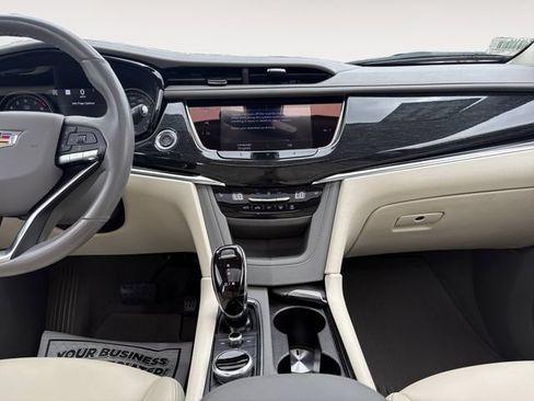 Used 2021 Cadillac XT6 Premium Luxury AWD/4WD image 11