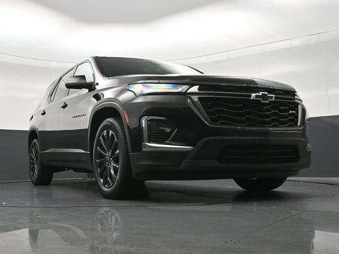 Used 2023 Chevrolet Traverse RS FWD image 29