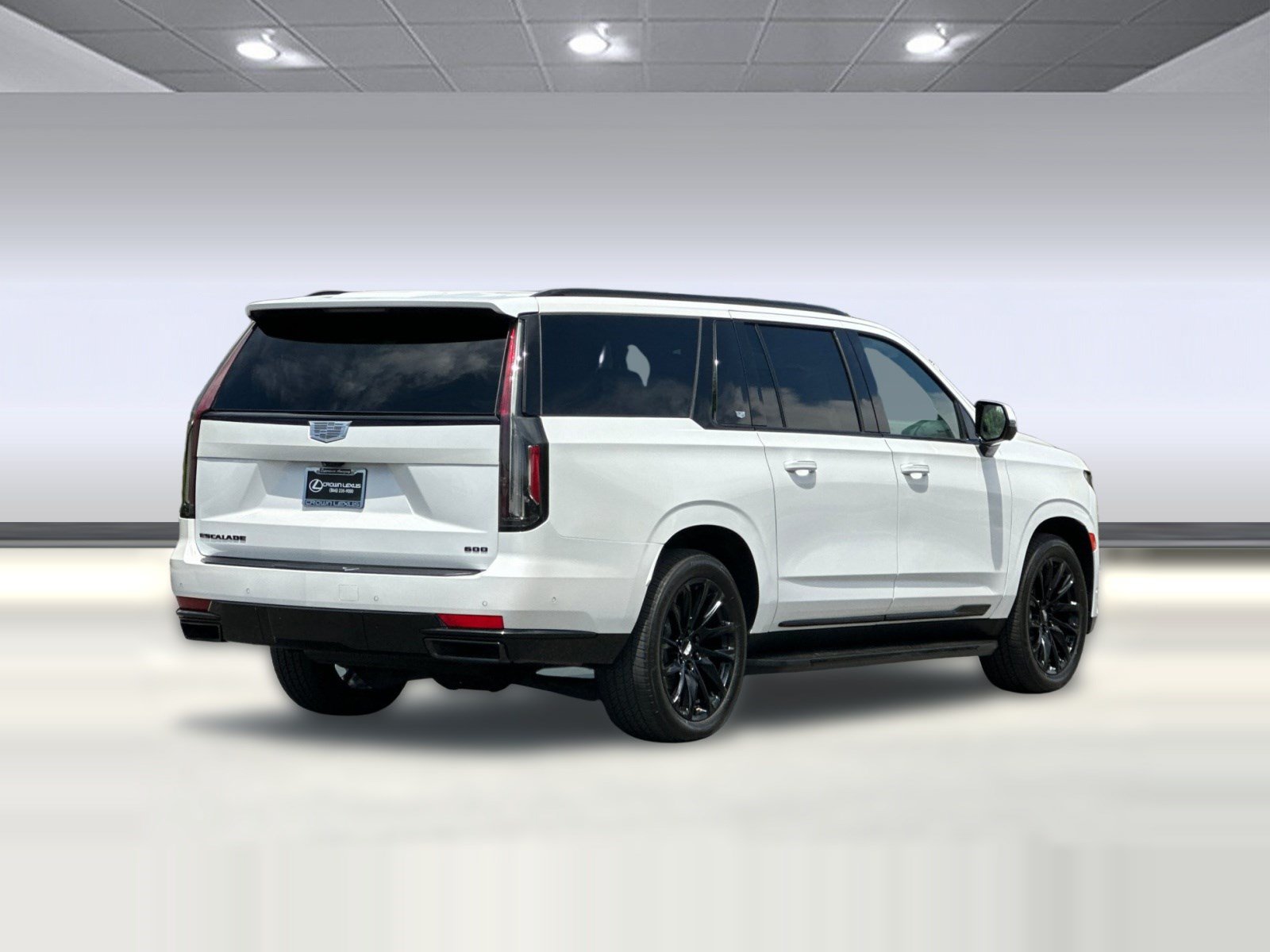 Used 2024 Cadillac Escalade ESV Sport Platinum w/ LPO, ONYX Package AWD/4WD image 9