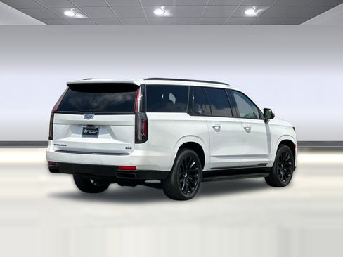 Used 2024 Cadillac Escalade ESV Sport Platinum w/ LPO, ONYX Package AWD/4WD image 9