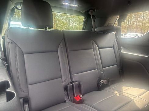 Used 2025 Chevrolet Tahoe Z71 AWD/4WD image 17