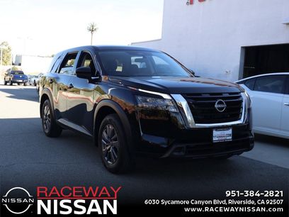 New 2025 Nissan Pathfinder S