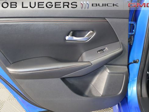 Used 2023 Nissan Sentra SR w/ Electronics Package image 11