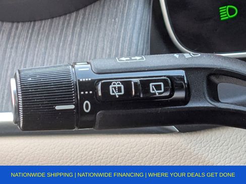 Used 2024 Mercedes-Benz GLC 300 4MATIC image 34